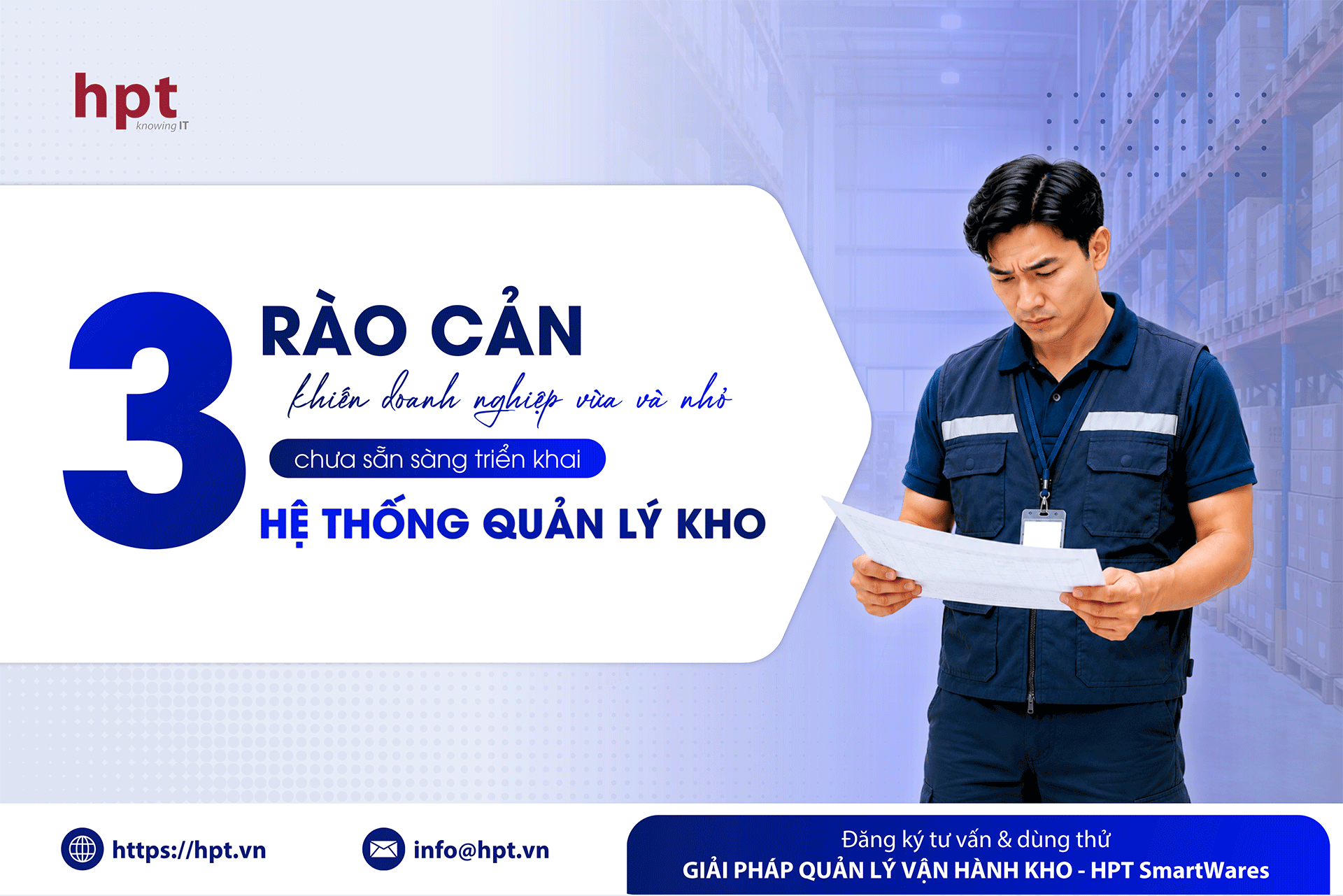 Nhân viên vận hành kho hàng với thiết bị quét mã