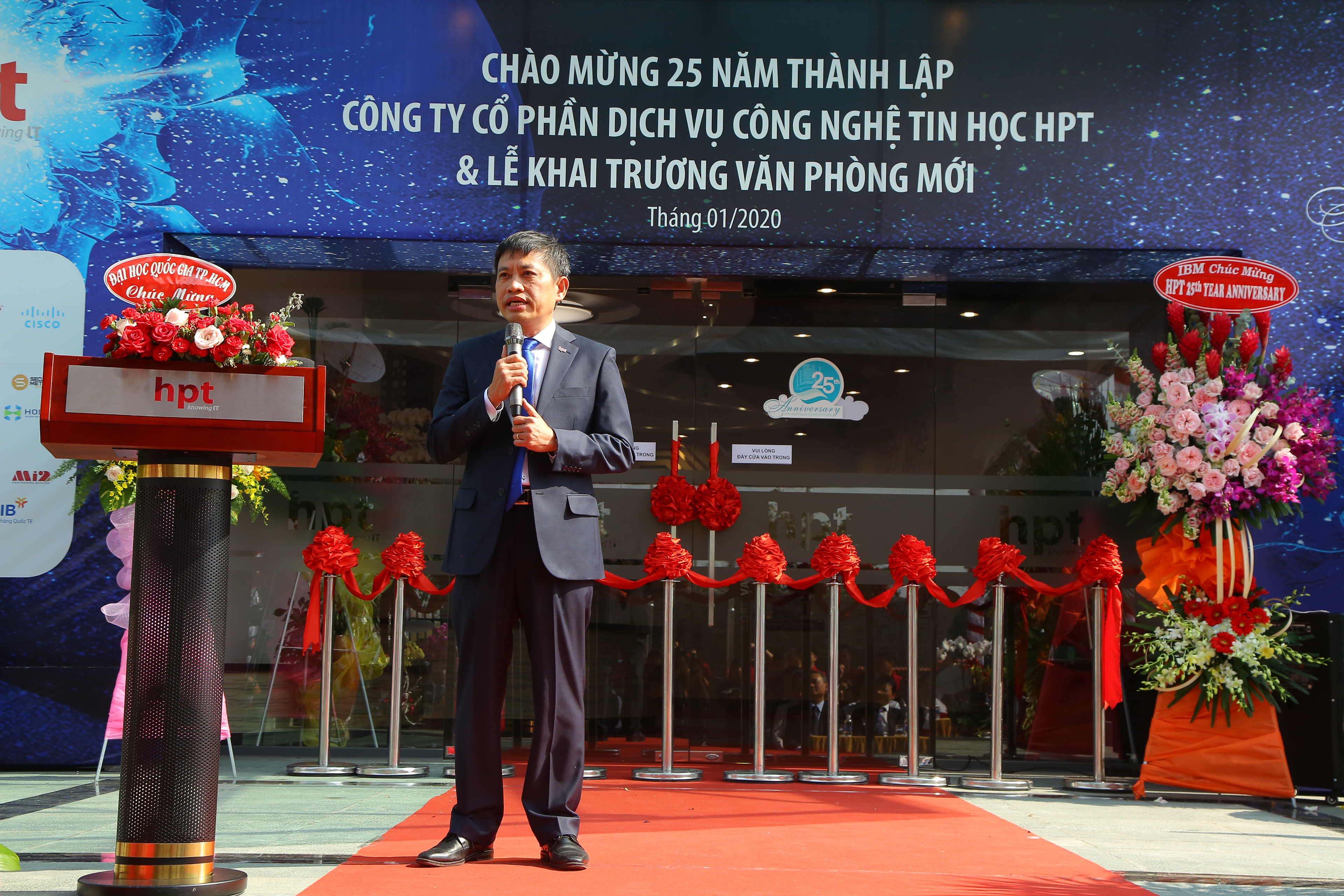 Không gian làm việc tại văn phòng HPT